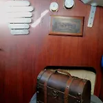 Voilier De Charme A Quai Hotel na wodzie *