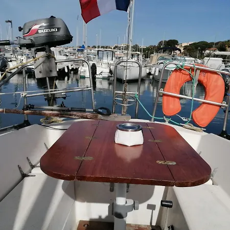 Voilier De Charme A Quai Hotel na wodzie Saint-Raphaël