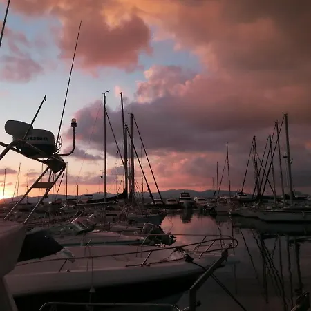 Voilier De Charme A Quai Botel *