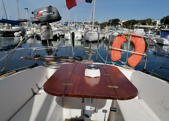Voilier De Charme A Quai 보트호텔 Saint-Raphaël