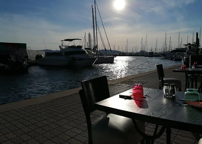 보트호텔 Voilier De Charme A Quai Saint-Raphaël